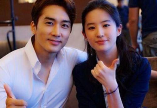 娱乐圈吃瓜夫妇是谁,甜蜜背后有何故事？